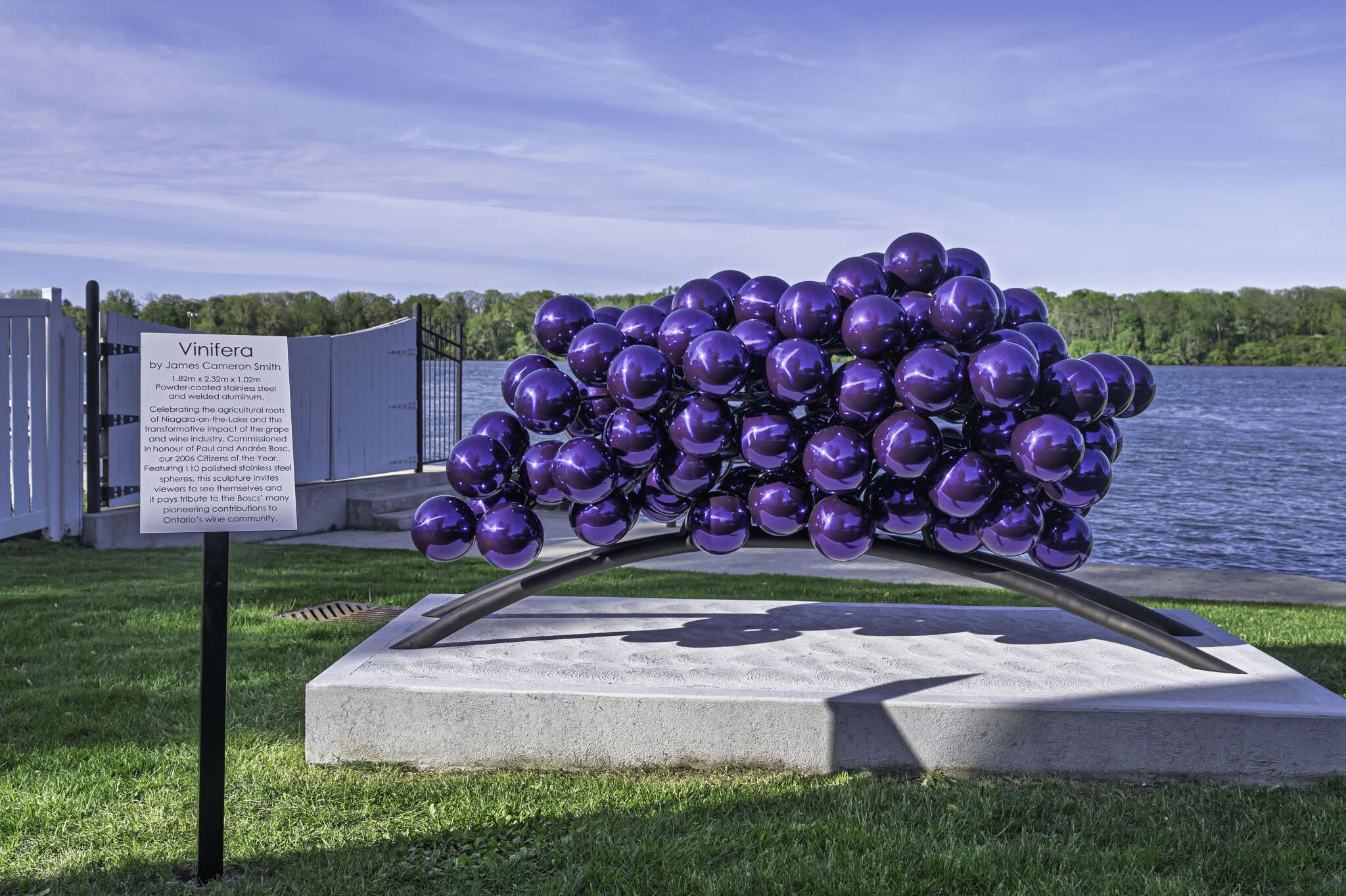 <i>Vinifera</i>, James Cameron Smith